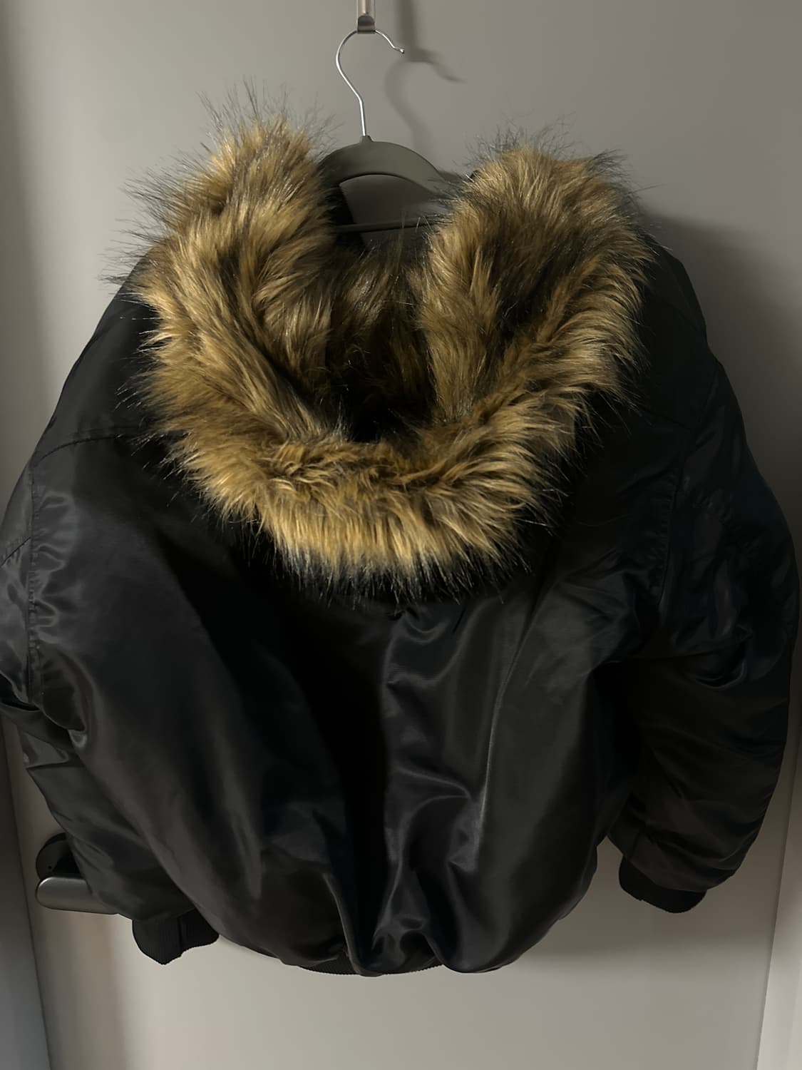Fur-Lined MA-1 Bomber Jacket  Ma-1 퍼 자켓  상품이미지3