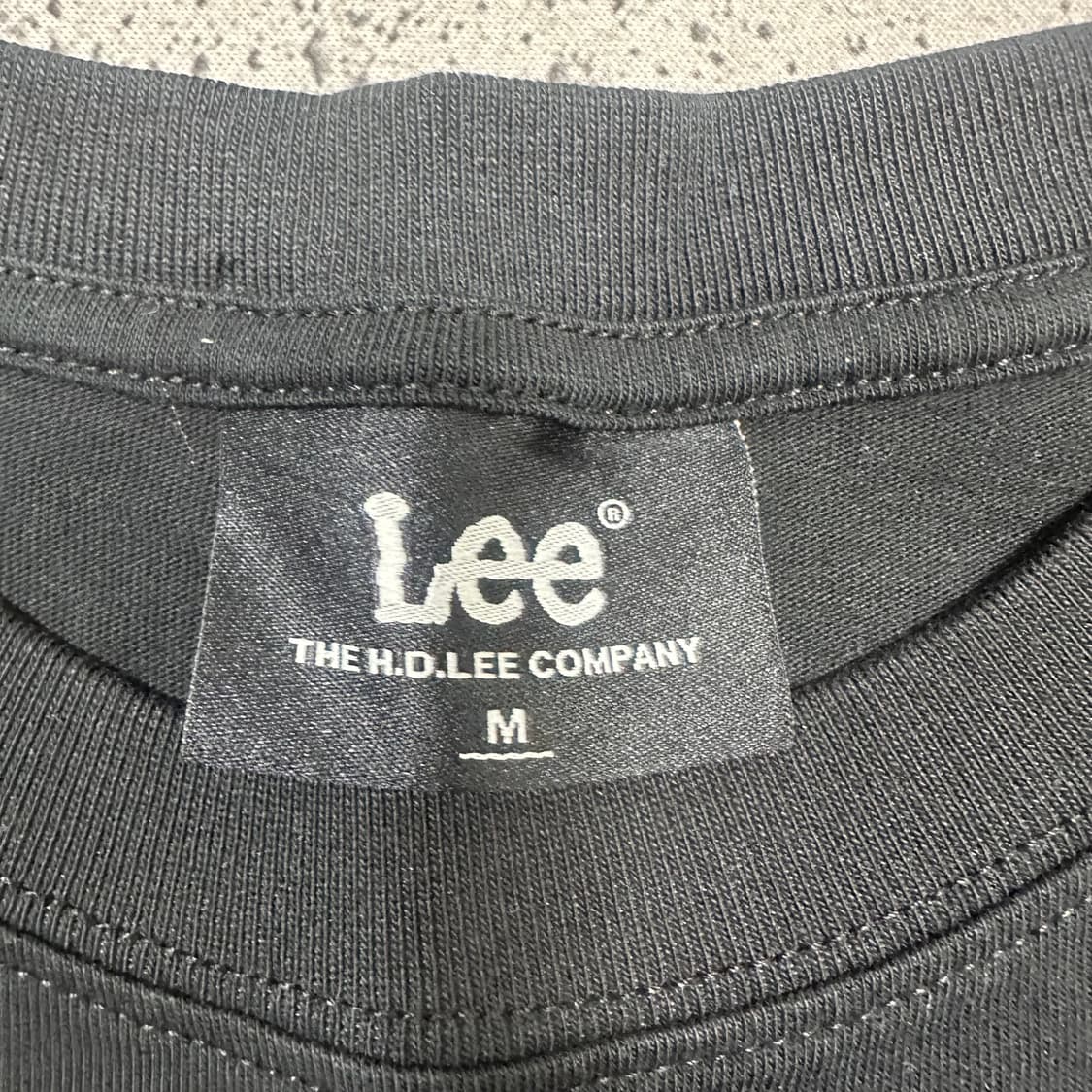 ✨ (바배) 리 플라워 빅로고 블랙 반팔티  상품이미지3