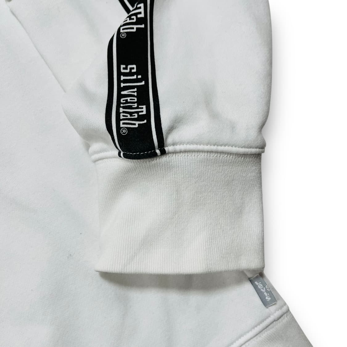 리바이스 실버탭 센터 사이드 로고 화이트 맨투맨 상품이미지5