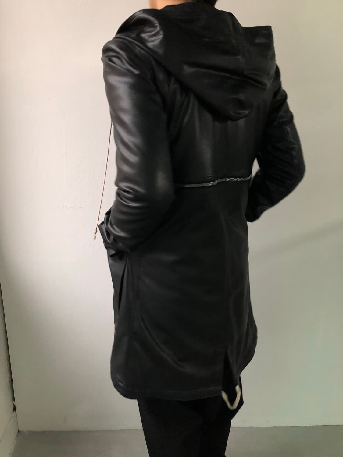 릭오웬스 20FW 비건 레더 피쉬테일 파카 상품이미지5