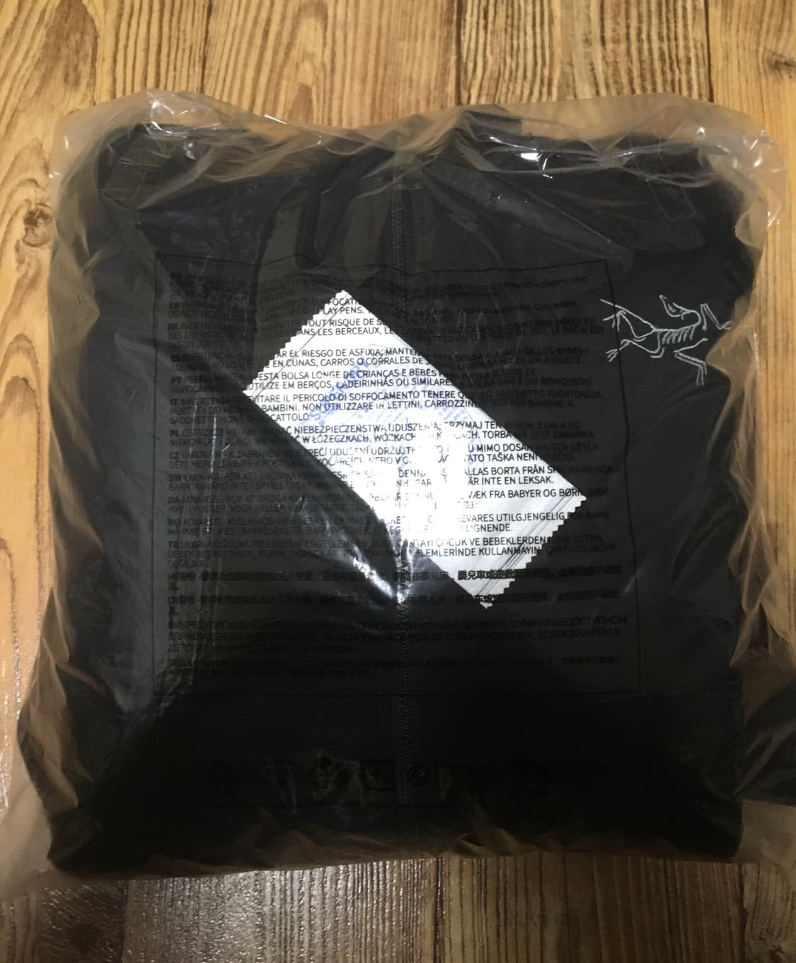 아크테릭스 FW25 아톰SV 자켓 블랙 판매합니다 상품이미지2