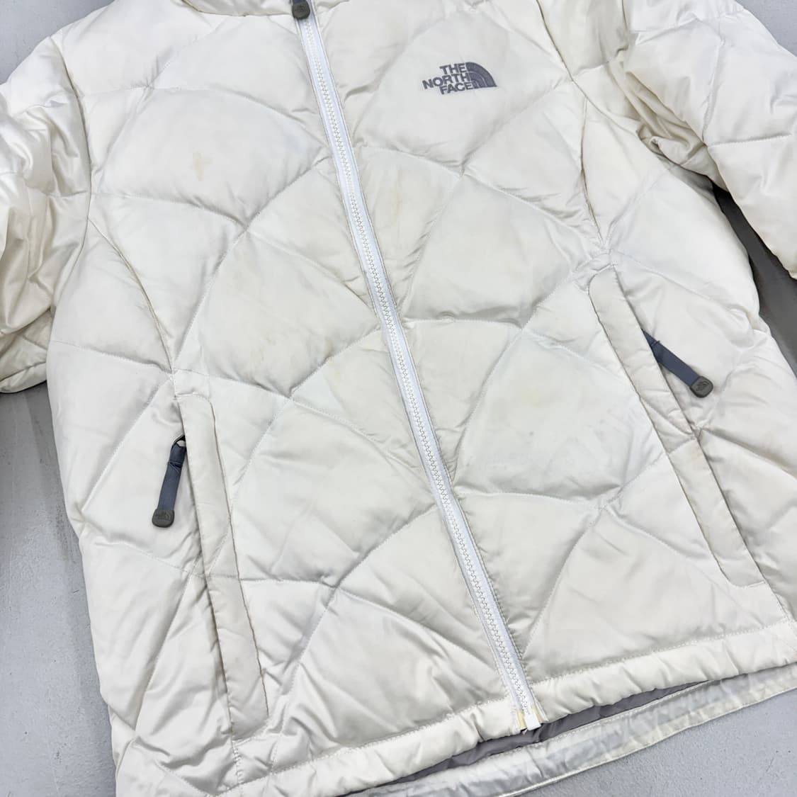 노스페이스 화이트 눕시 푸퍼 경량 패딩 상품이미지5