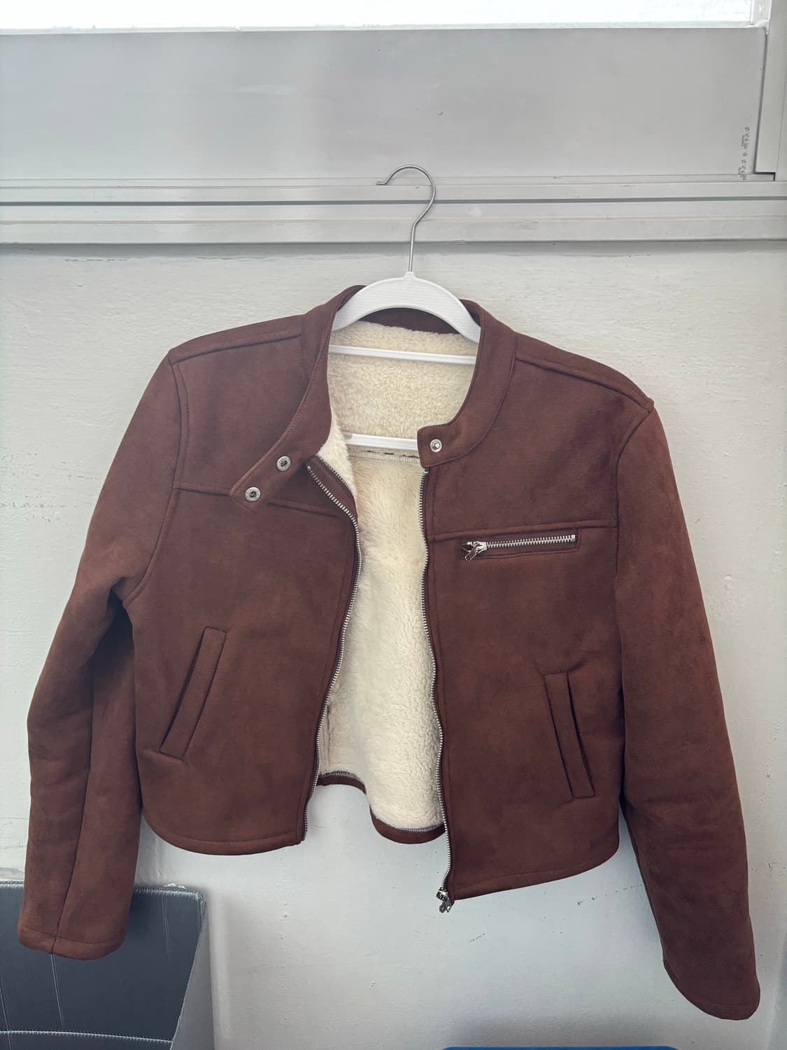 애니원모어 스웨이드 브라운 자켓 상품이미지1