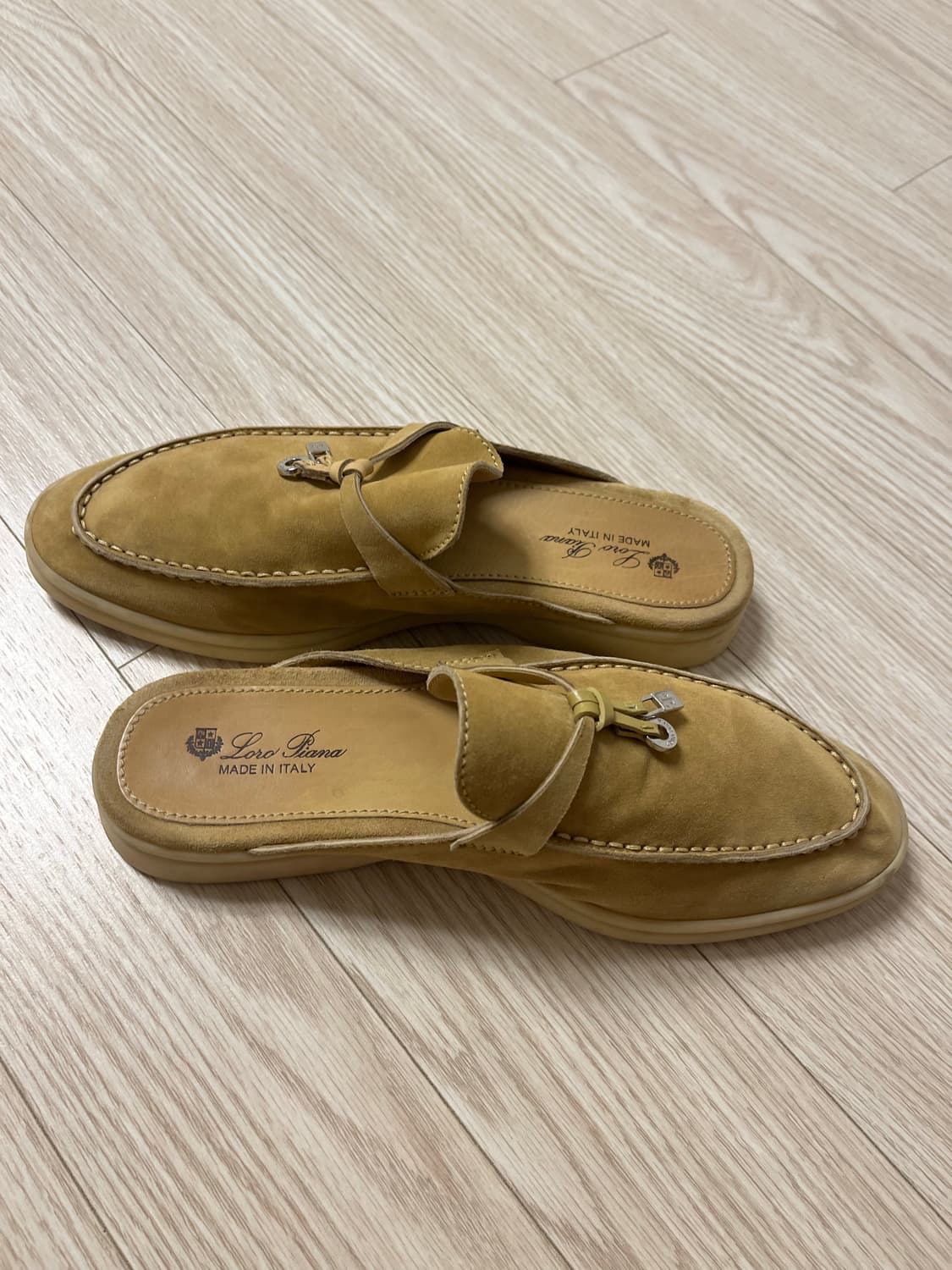 (급처/정품) 로로피아나 바부슈 뮬 로퍼 240 상품이미지1