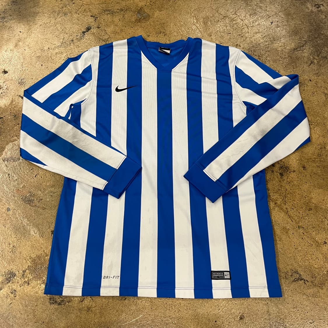 나이키 블루 화이트 포카리 스트라이프 롱슬리브 상품이미지2