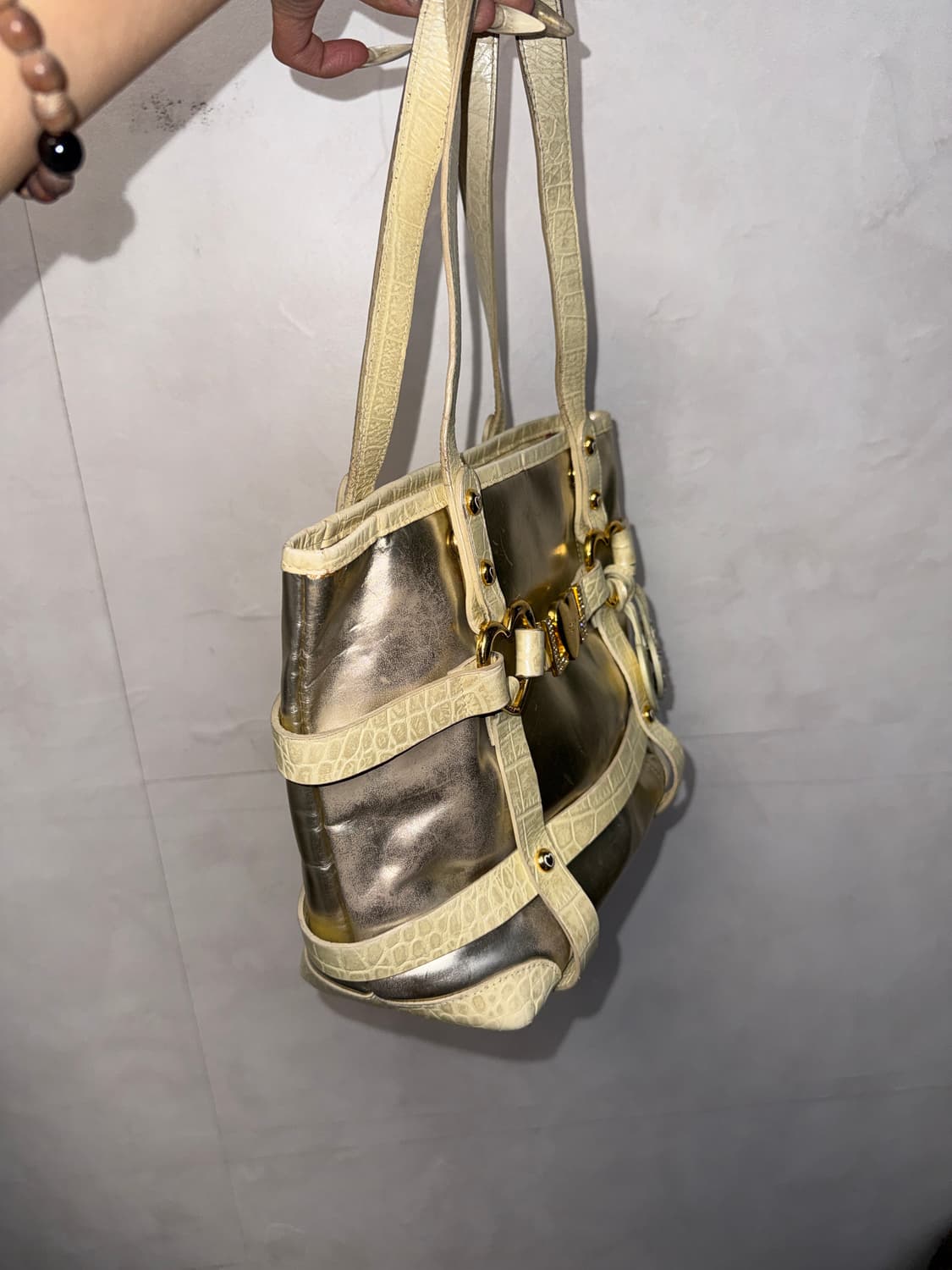 Lovcat metal beige gold buckled 숄더백 상품이미지3