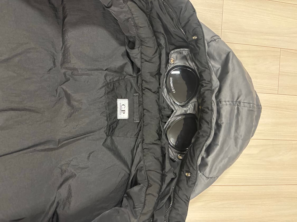 C.P. 컴퍼니 에코 크롬-R 믹스드 고글 다운 자켓 블랙-24FM 상품이미지4