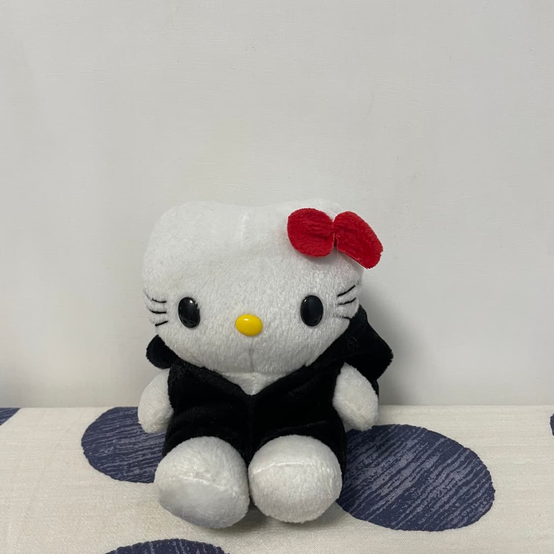 배드바츠마루 옷 입은 키티 인형 상품이미지3