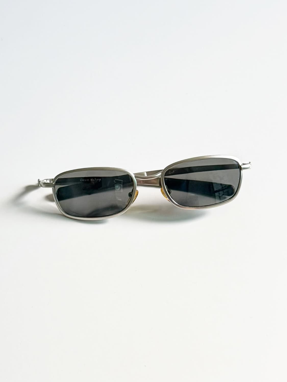 캘빈클라인 실버 메탈 슬림 스퀘어 빈티지 선글라스 상품이미지1