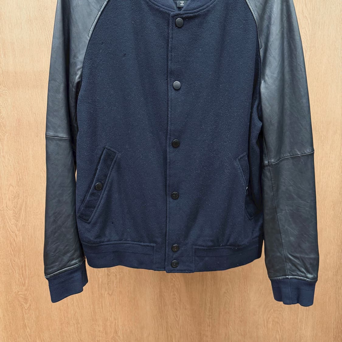 휴고 보스 블루종 자켓 레더 슬리브 배색 래글런 디테일 레귤러핏 네이비 상품이미지5