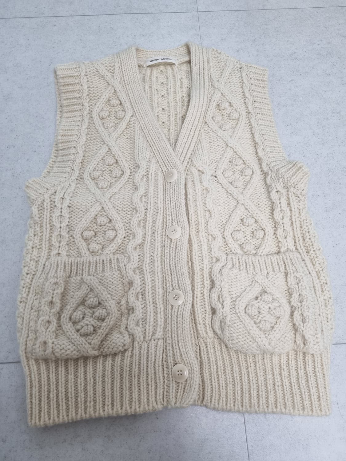 낫띵리튼 케이블 니트 베스트 상품이미지4