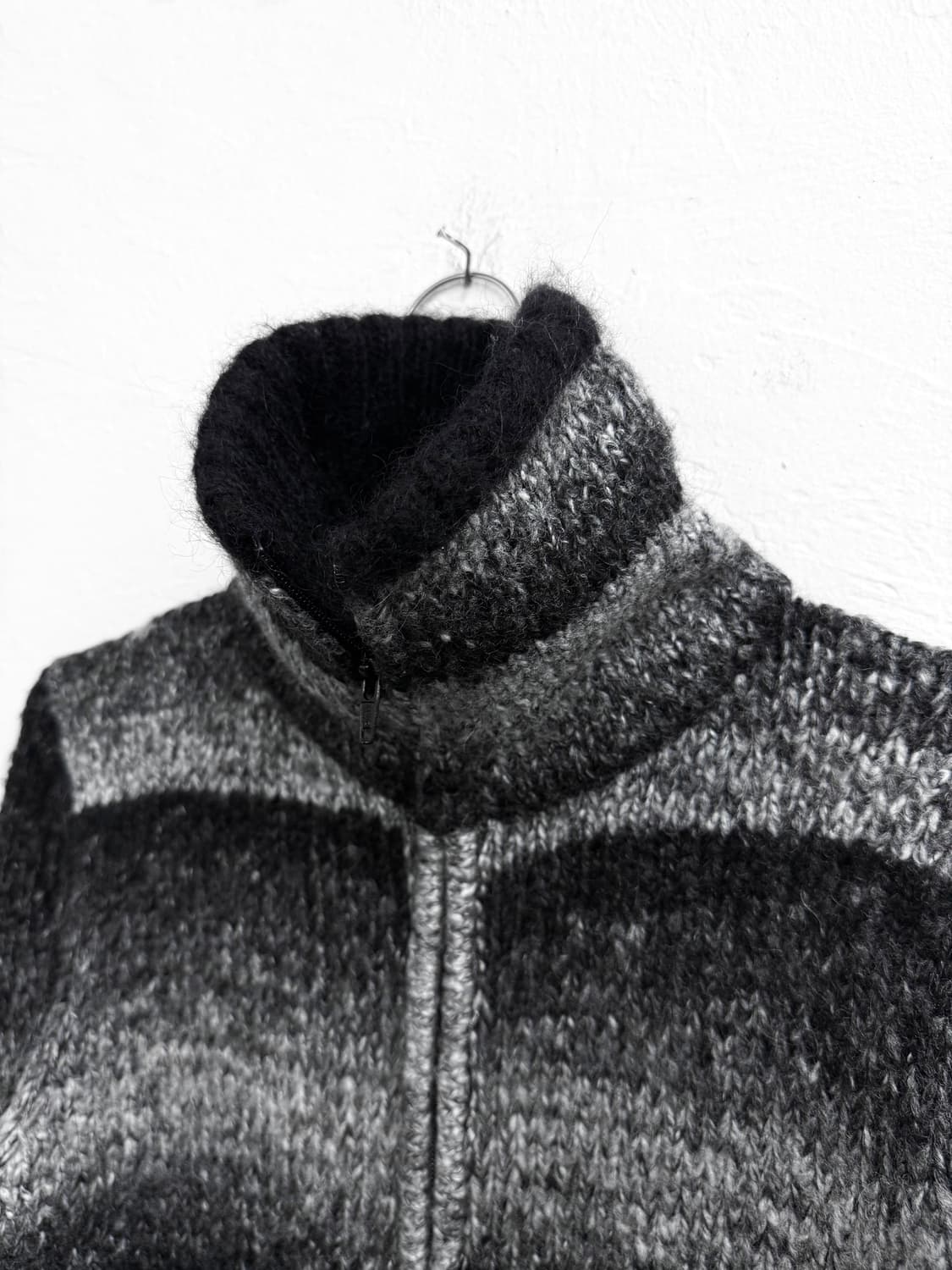 puckish girl 하이넥 옴브레 니트집업 상품이미지3