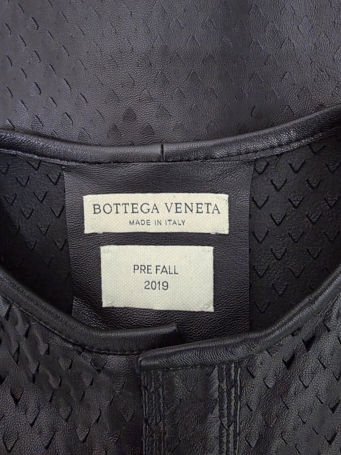 보테가베네타 한정판 레더 셔츠 자켓 국내매장판 상품이미지3