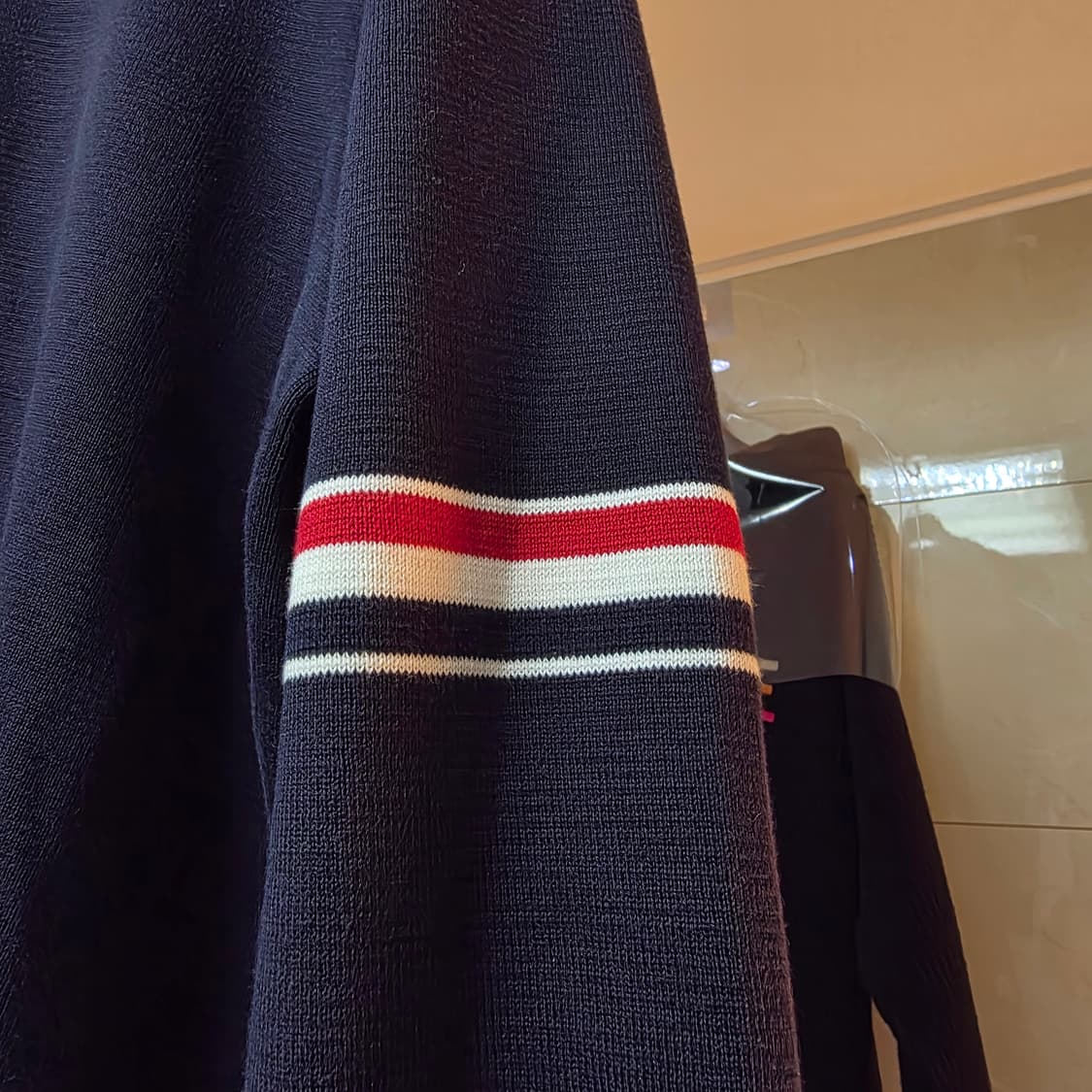 {클로젯}[4]톰브라운 밀라노스티치 암밴드 니트 상품이미지3