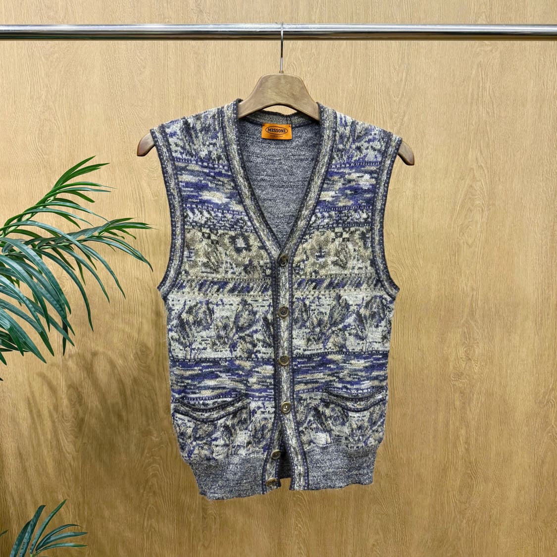 미쏘니 패턴 니트 베스트 버튼 가디건 포켓 디테일 레귤러핏 브라운 상품이미지1