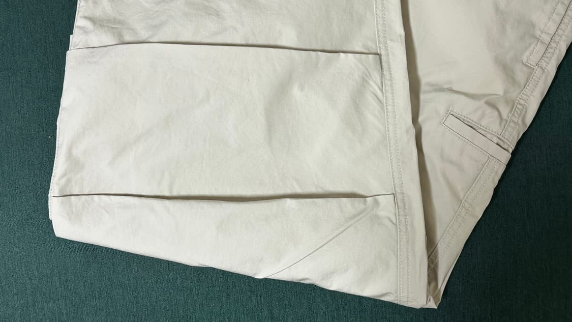 유니클로 U 22 S/S 와이드피트파라슈트팬츠 상품이미지4