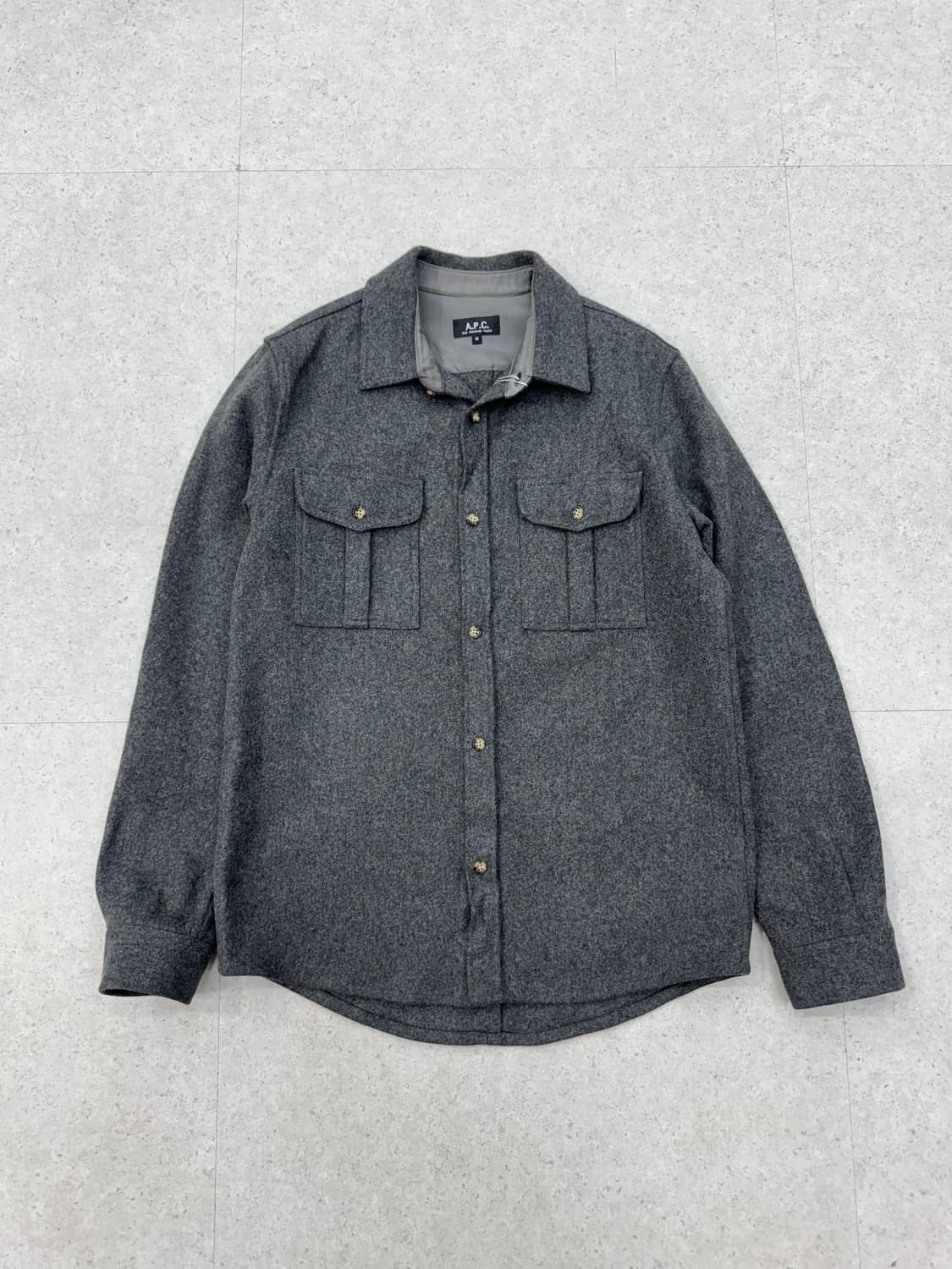 A.P.C 플랩포캣 울셔츠 상품이미지1