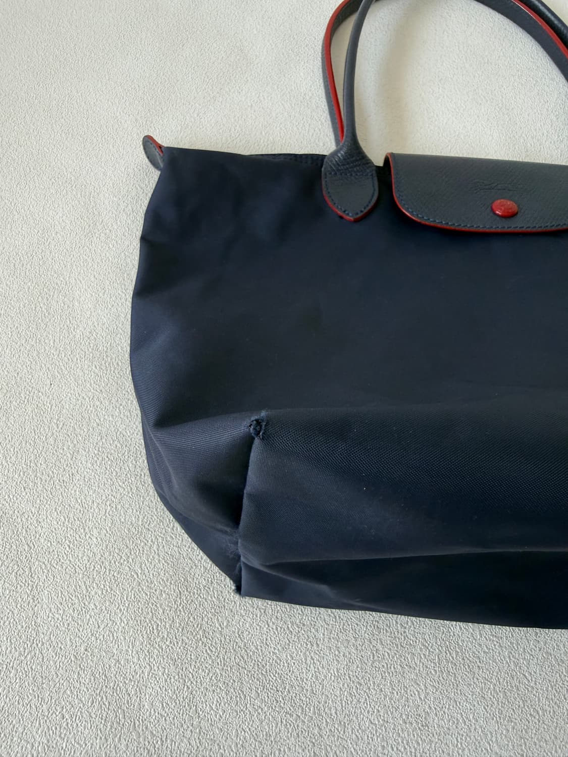 롱샴(Longchamp) 르 플리아쥬백(바닥 모서리 사용감) 상품이미지6