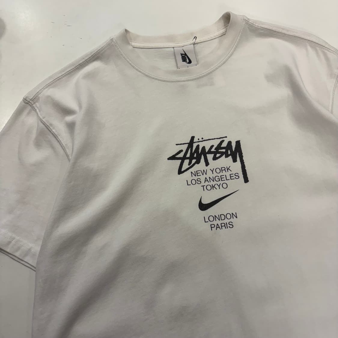 [L] 나이키 스투시 월드투어 반팔티 화이트 B448 상품이미지3