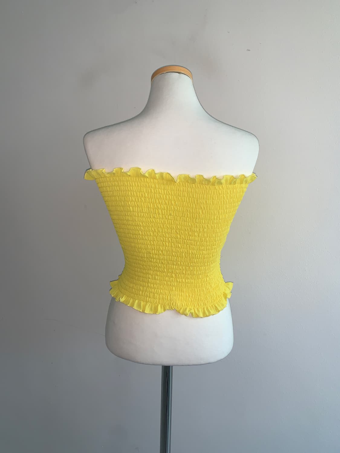 Smocked sleeveless top(yellow) 상품이미지4