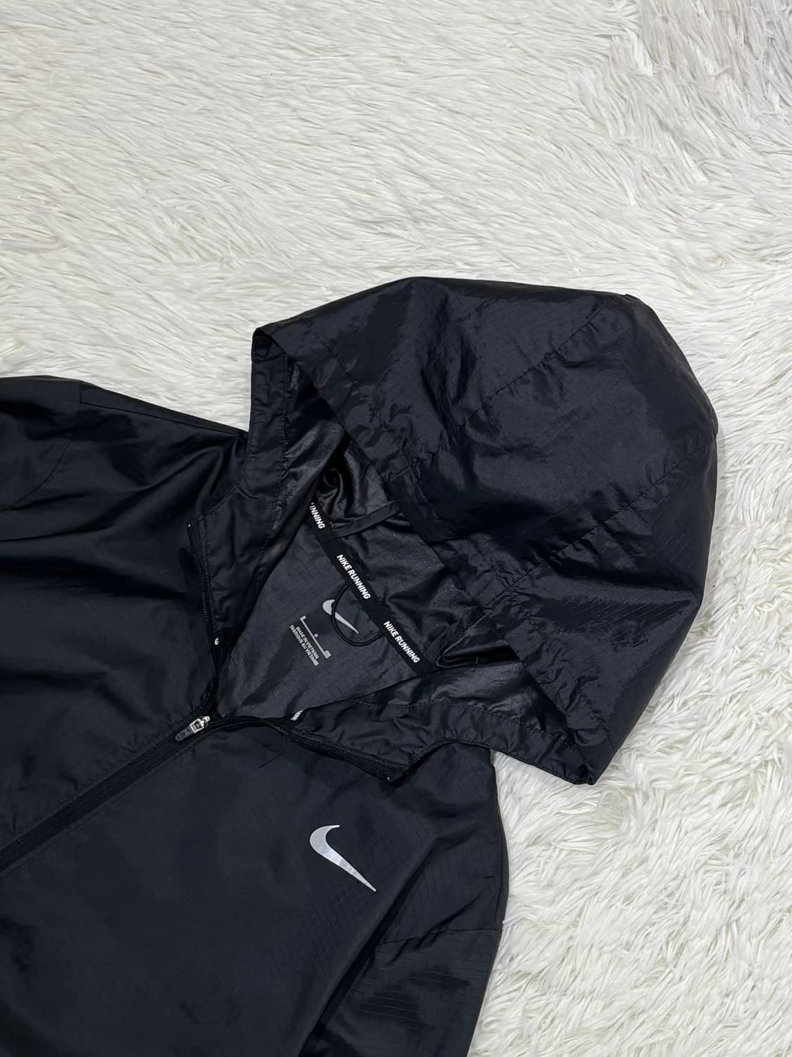 나이키러닝 블랙 후드 바람막이 상품이미지4