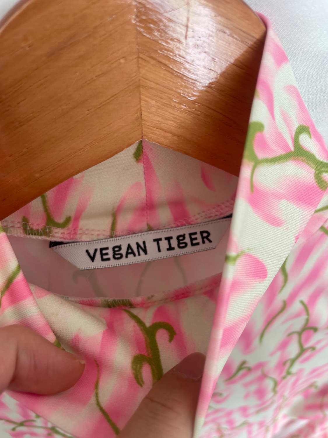 비건타이거 프린트 모크넥 탑 폴라티 상품이미지7