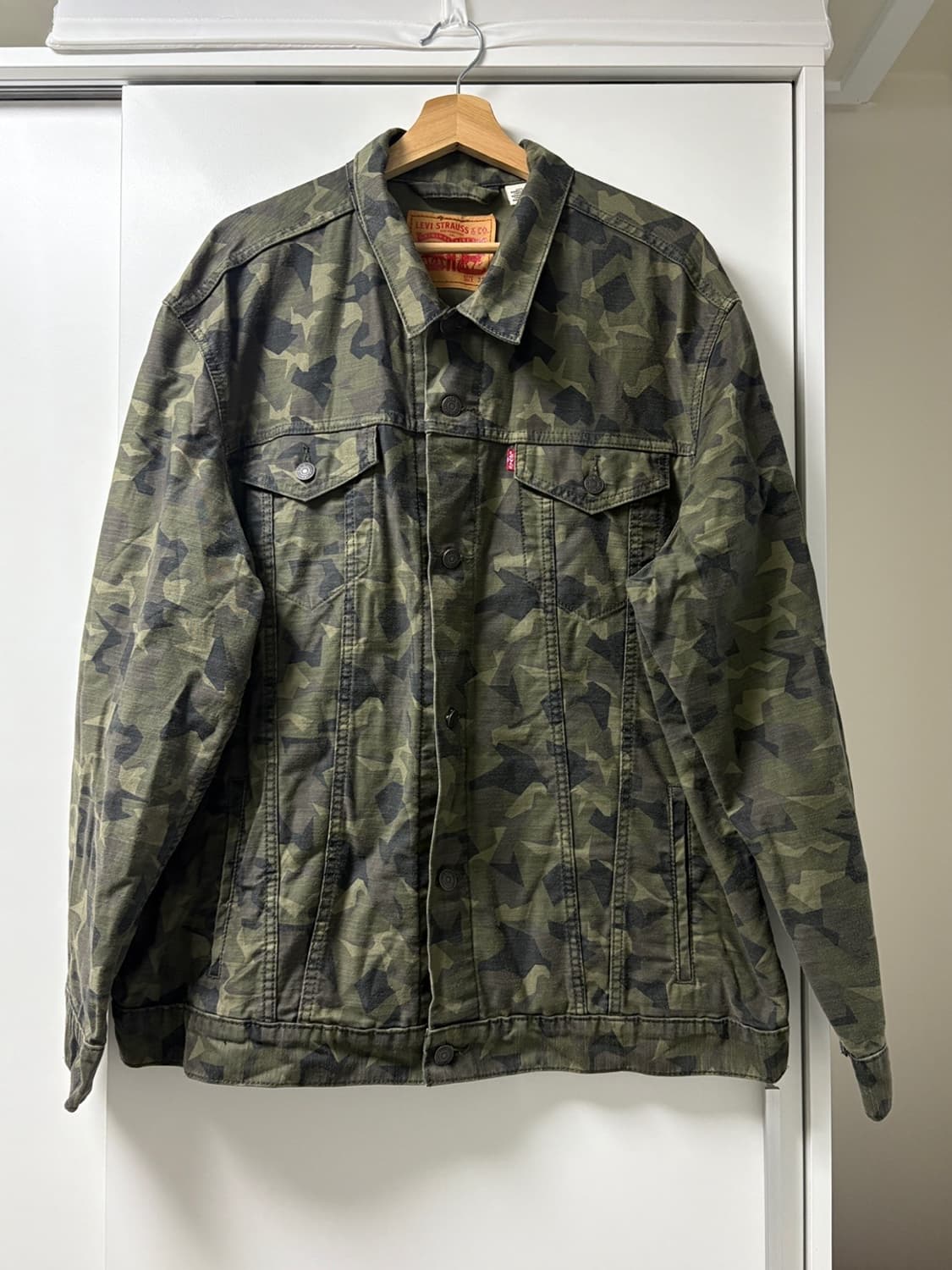 리바이스 카모 트러커 자켓 상품이미지1