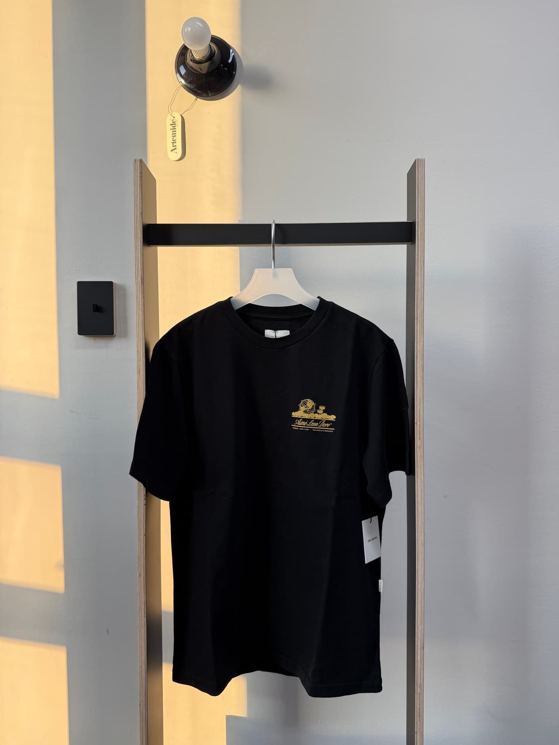 에임 레온 도르 로고 유니스피어 티셔츠 블랙 상품이미지1