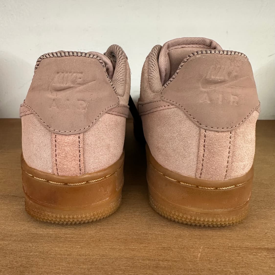 나이키 에어포스 로우 ‘핑크 스웨이드’ 상품이미지4