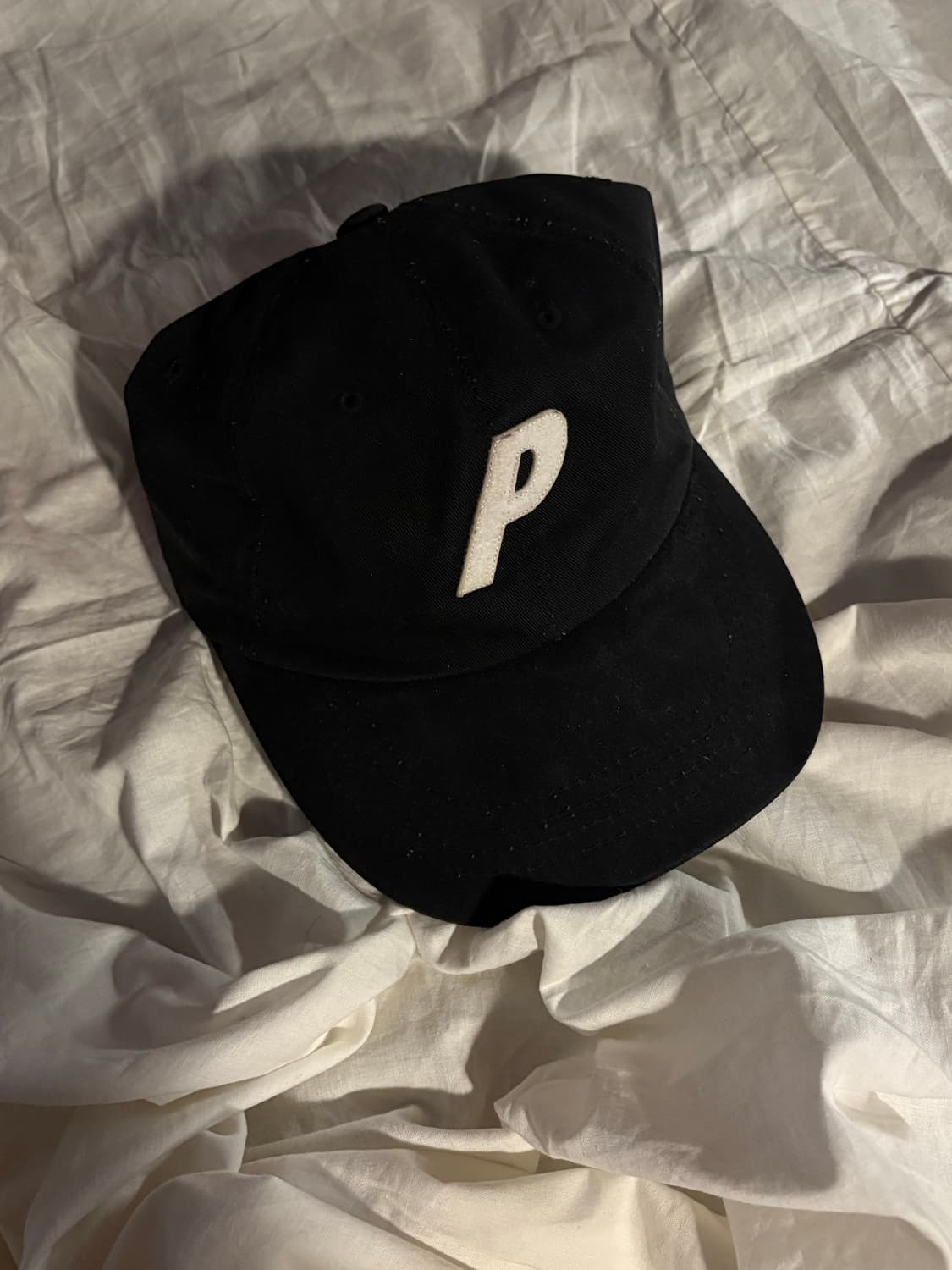 팔라스 P로고 6패널캡 블랙 상품이미지1