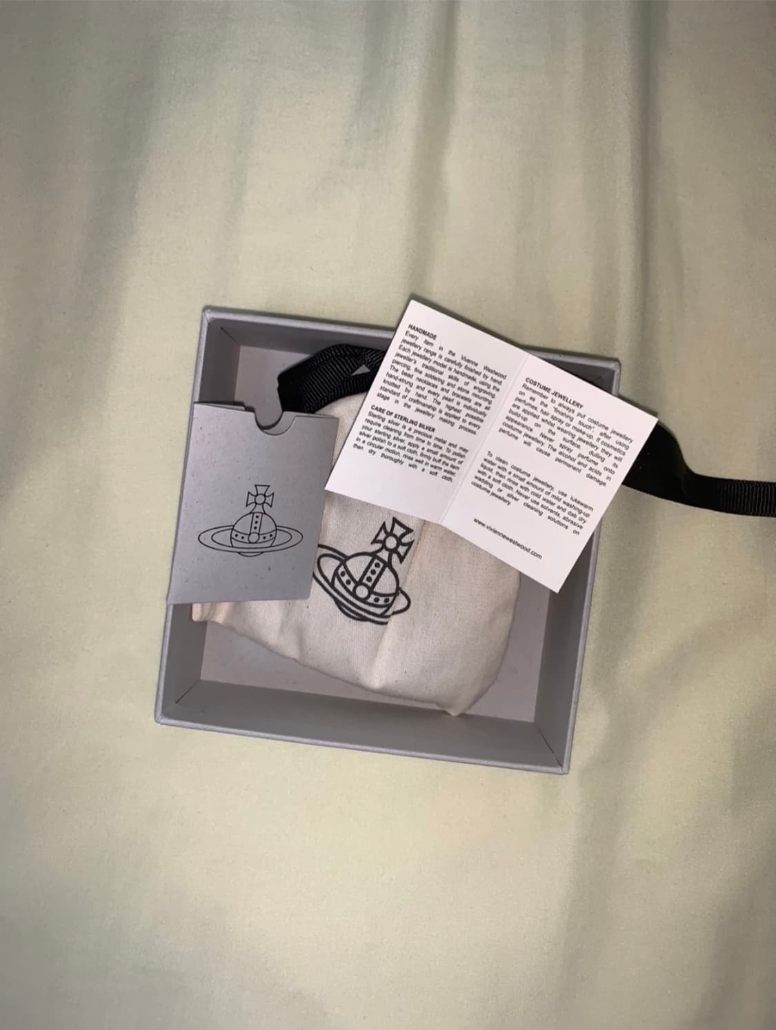 [새상품] 비비안웨스트우드 미니 바스 릴리프 진주 초커 목걸이 / 실버 상품이미지4