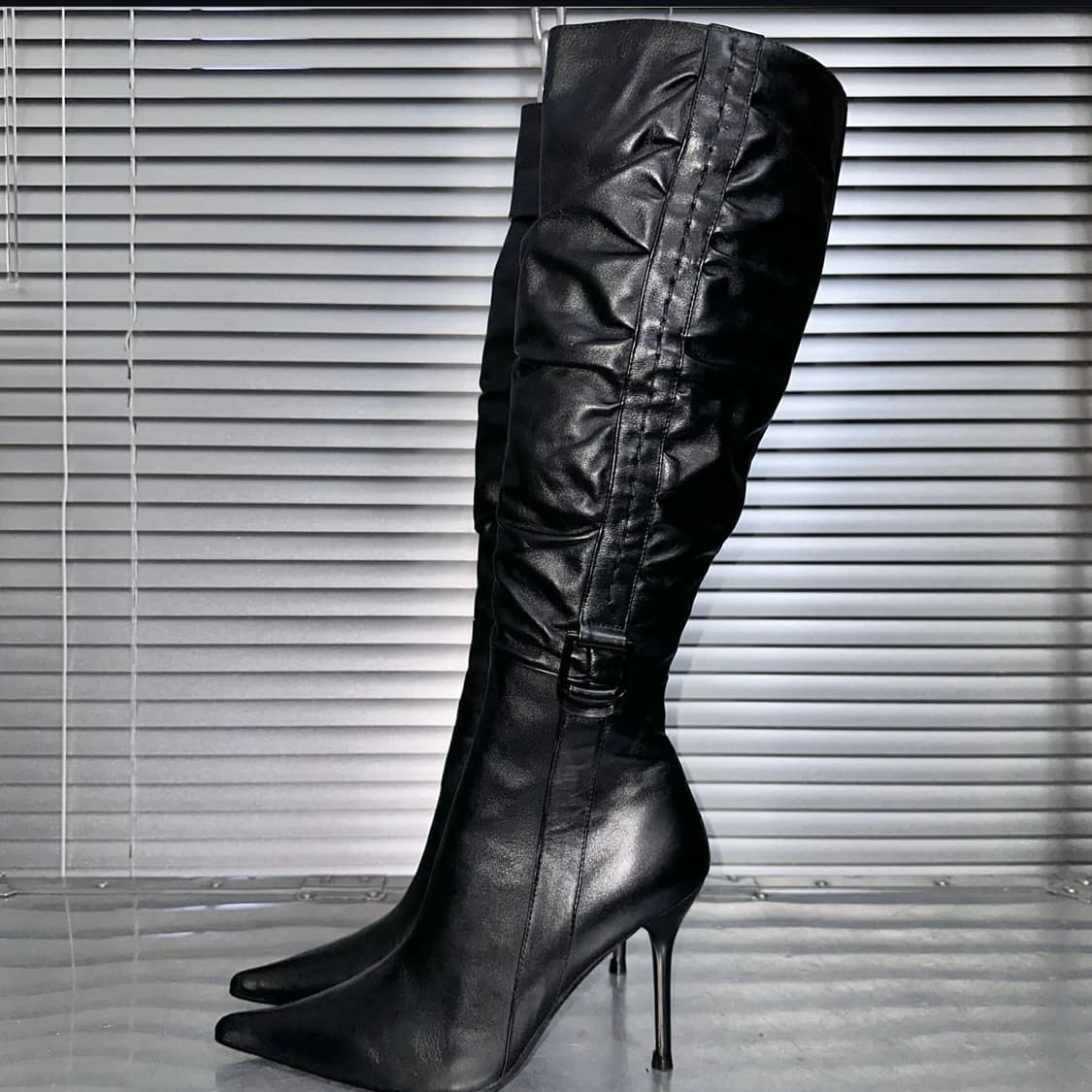 00s 아카이브 가죽 버클 스틸레토 포인트 부츠 상품이미지4