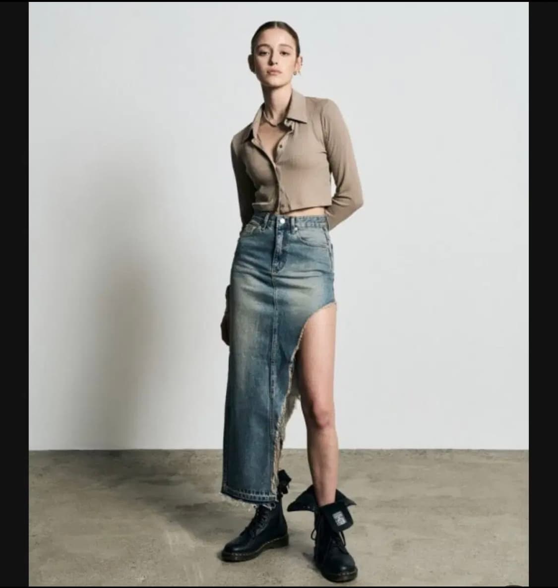 보헤미안서울 컷팅 데님 스커트  상품이미지2