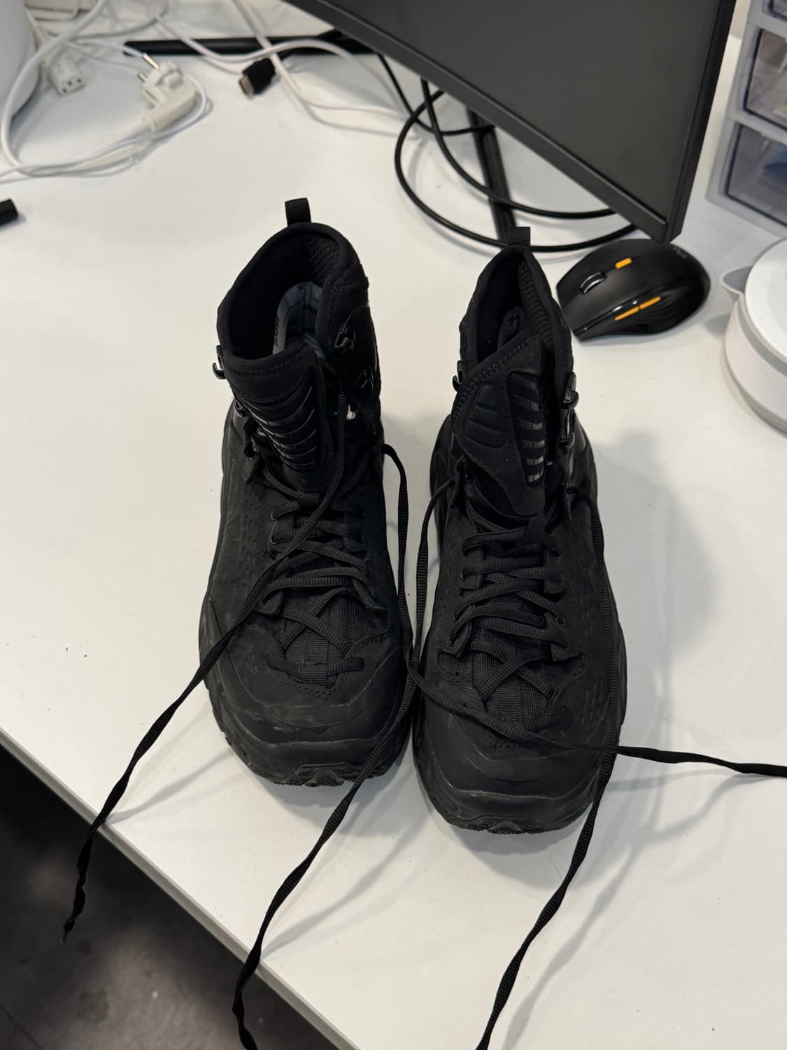 호카 M 토르 울트라 하이 2 WP 블랙 260 상품이미지1