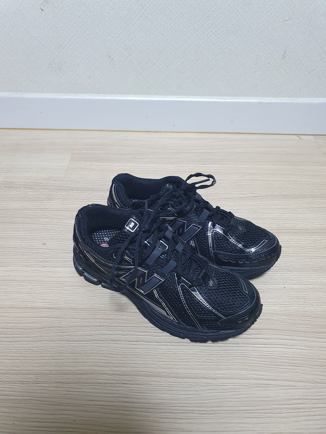 뉴발란스 1906R 블랙 운동화 240 상품이미지2