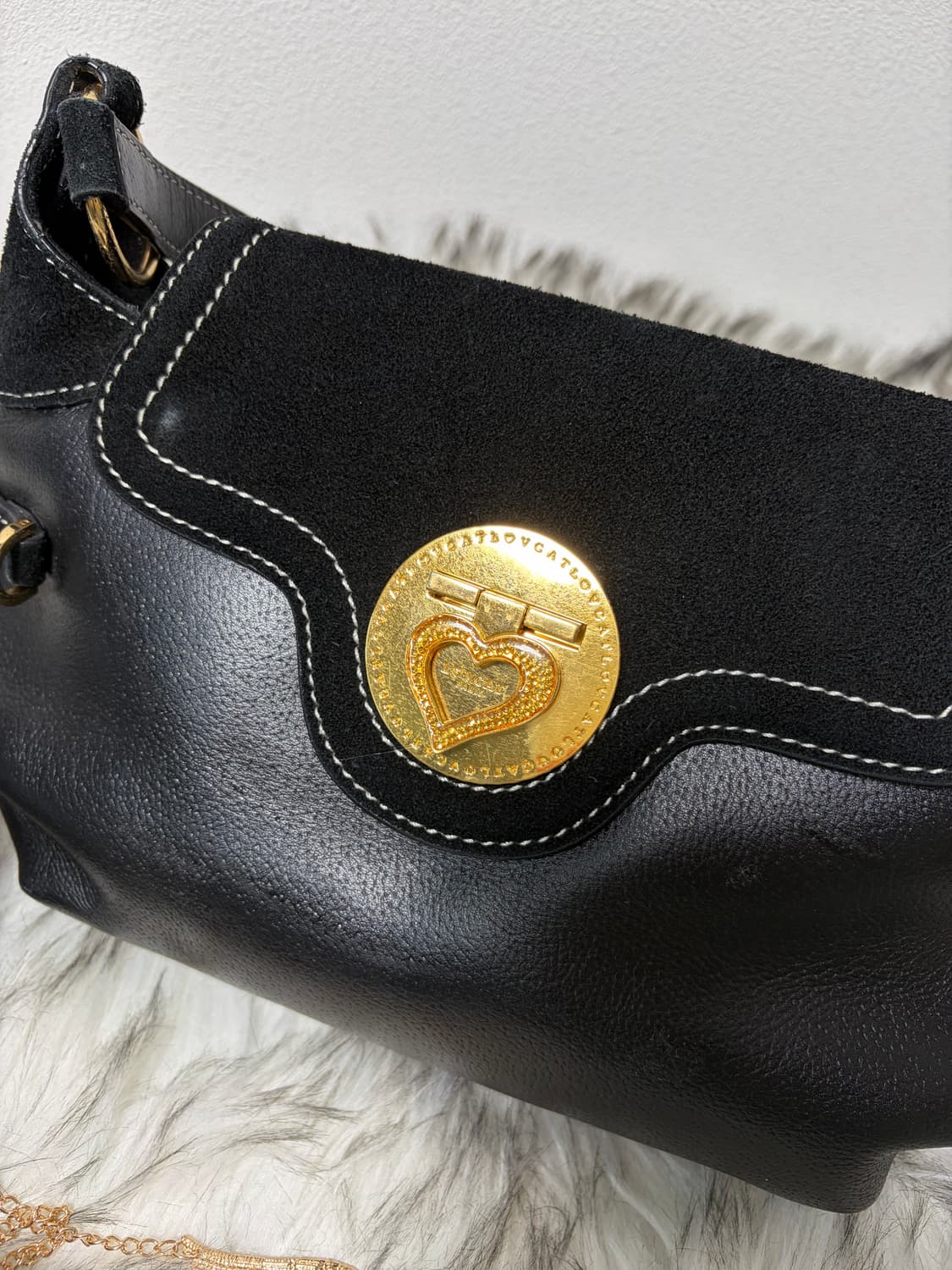 Lovcat 러브캣 블랙 골드 하트 숄더백 상품이미지3