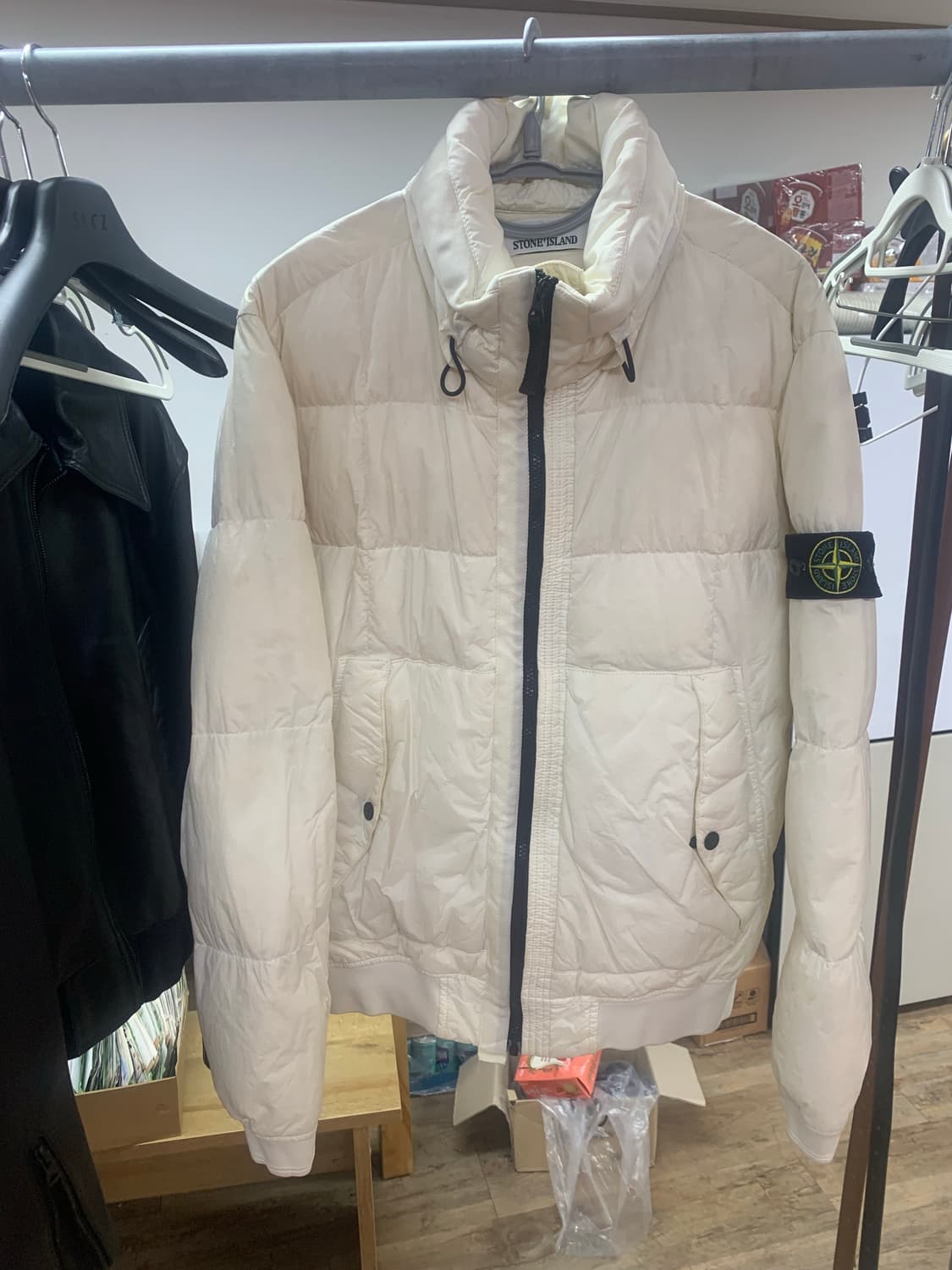 스톤아일랜드 화이트 패딩 상품이미지2