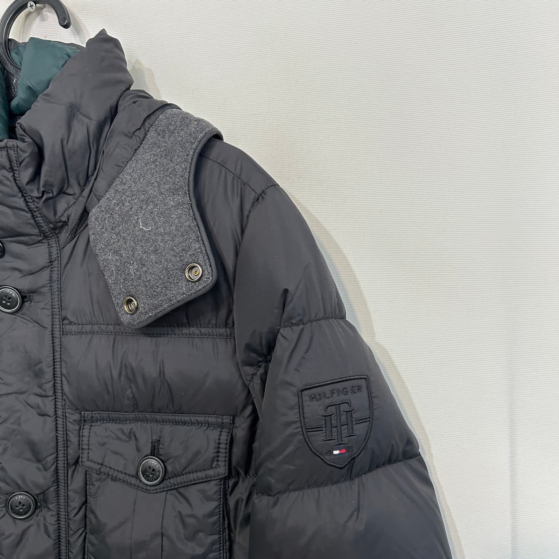 타미힐피거 남성 구스다운 패딩 (후드 분리형) 95 S 블랙 상품이미지2