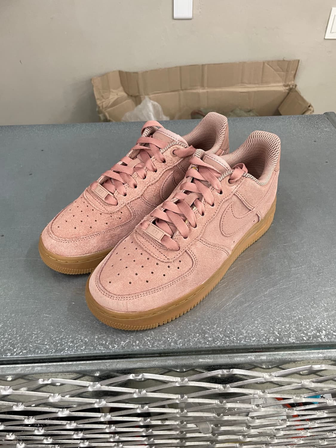 에어포스 1 '07 로우 SE 파티 핑크 검 225 상품이미지2