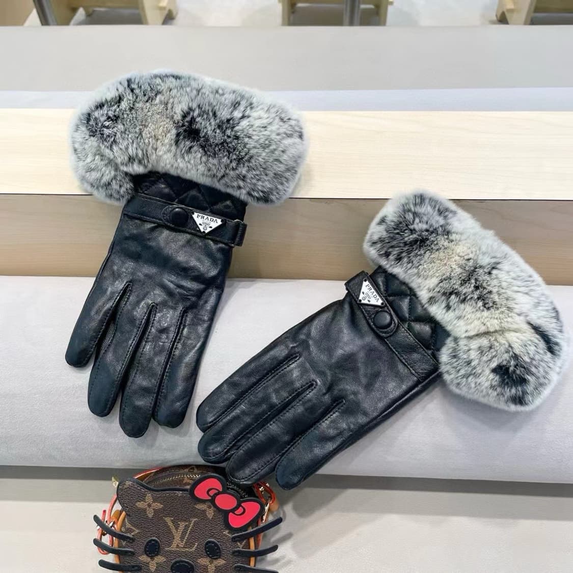 프라다 장갑 여성 기모
 상품이미지2