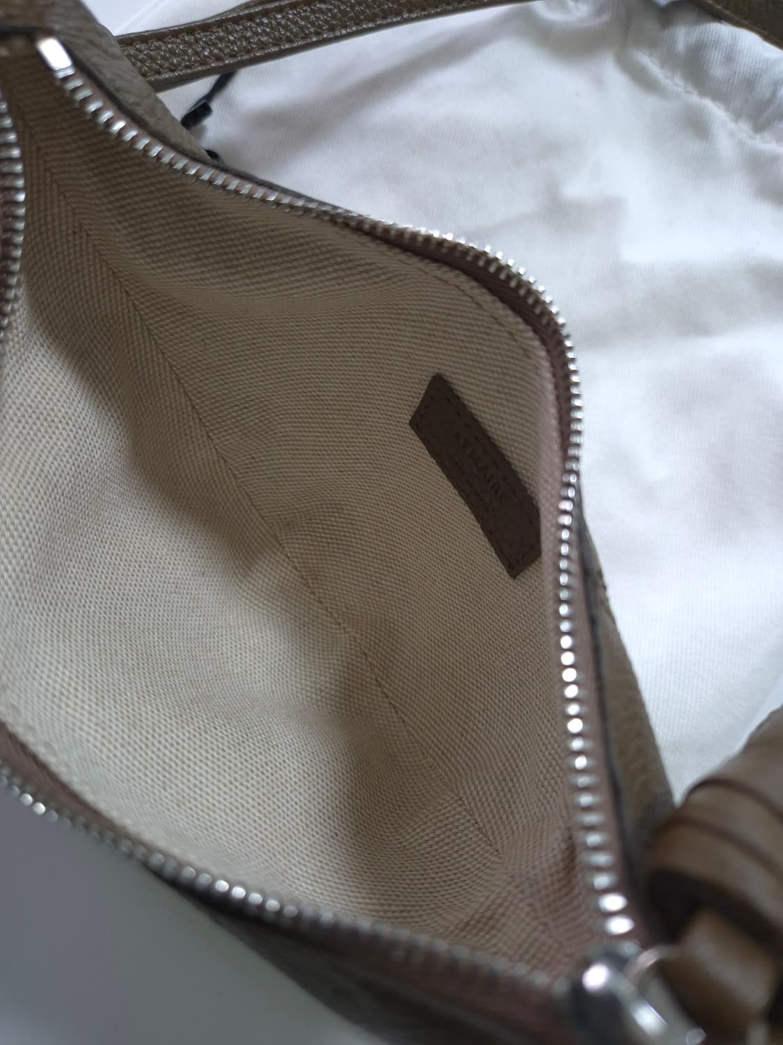 르메르 크루아상 크로스바디 코인 펄스 코인지갑 상품이미지8