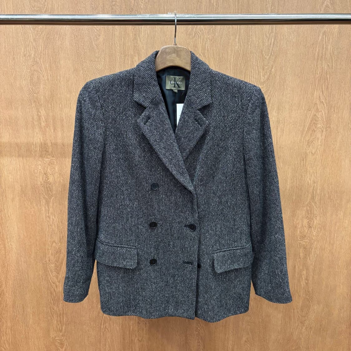 캘빈클라인 더블 브레스트 울 자켓 클래식 헤링본 패턴 디테일 차콜 상품이미지2