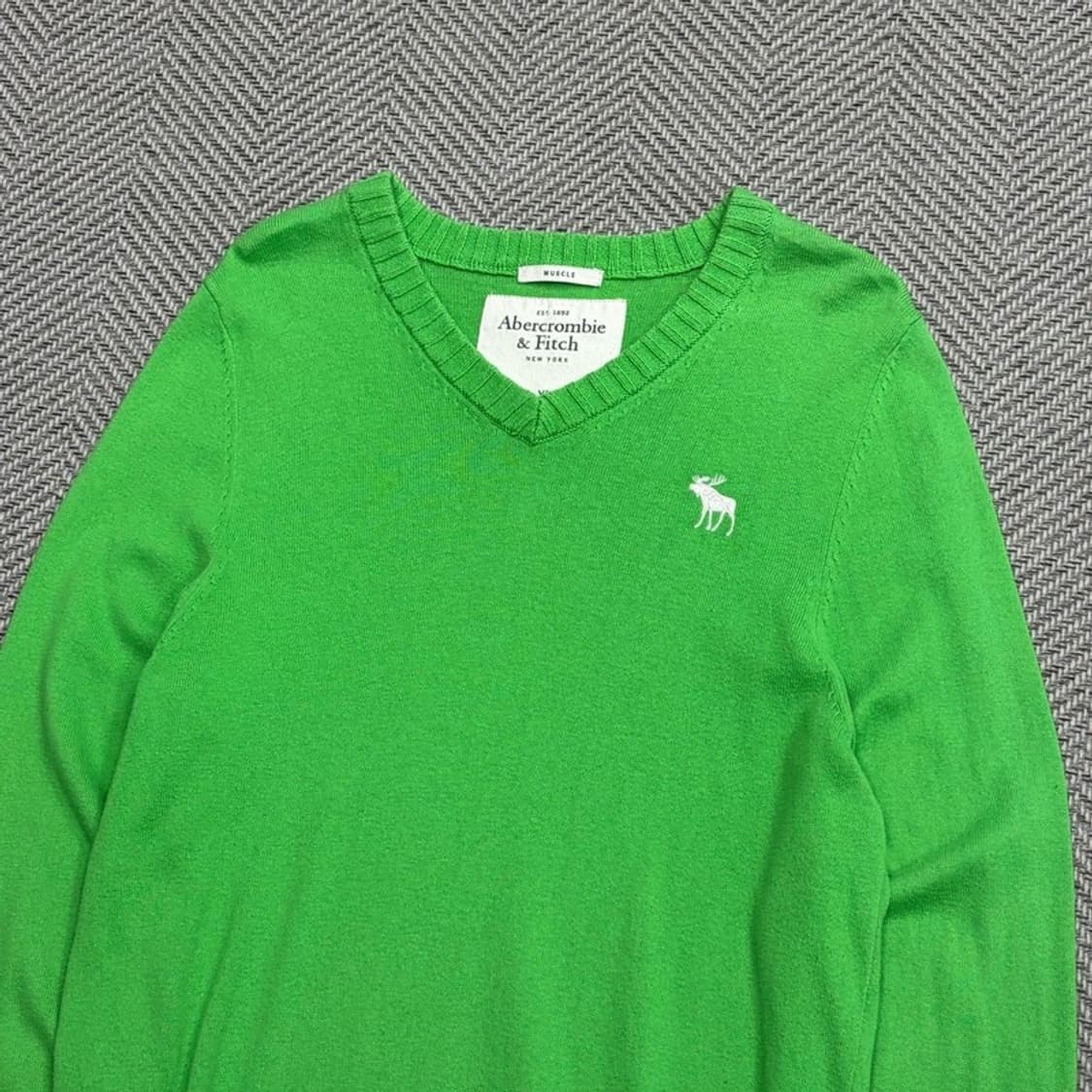 아베크롬비앤피치 브이넥 자수 니트 v1564 상품이미지3