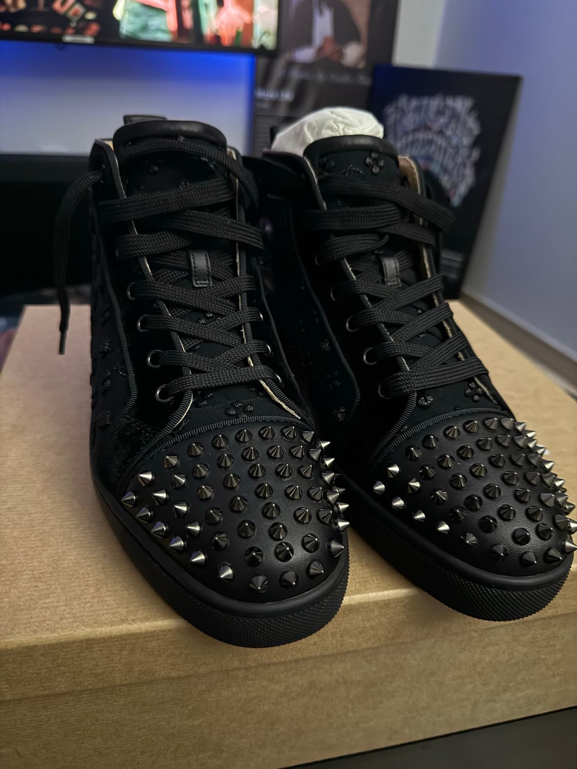 크리스찬 루부탱 블랙 스터드 하이탑 스니커즈 40 상품이미지1