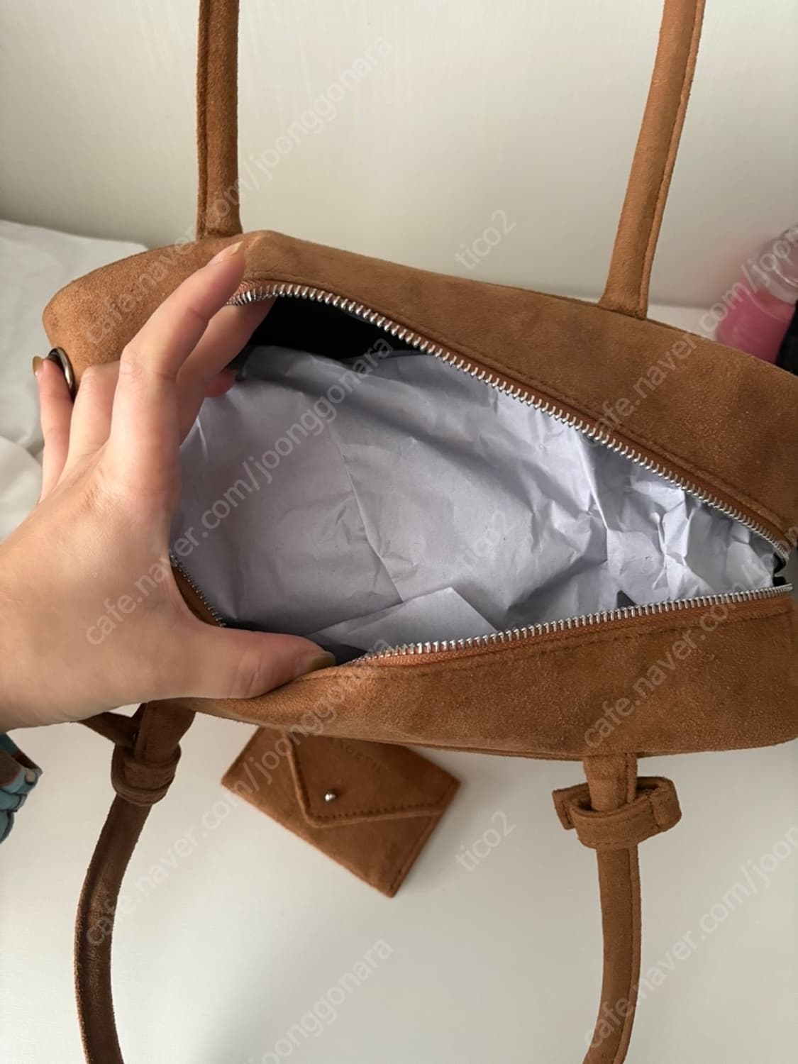 아노에틱 카드 케이스가 있는 스웨이드 토트백 상품이미지3