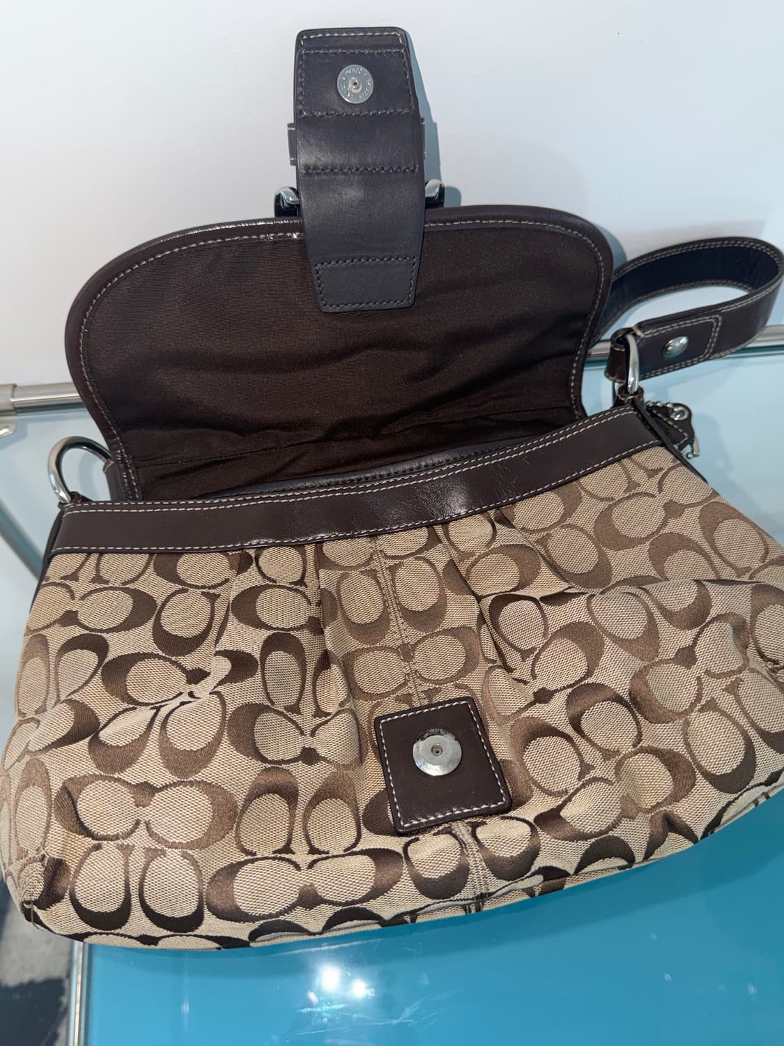 S급 🤎 Coach Signature Buckleback 상품이미지8