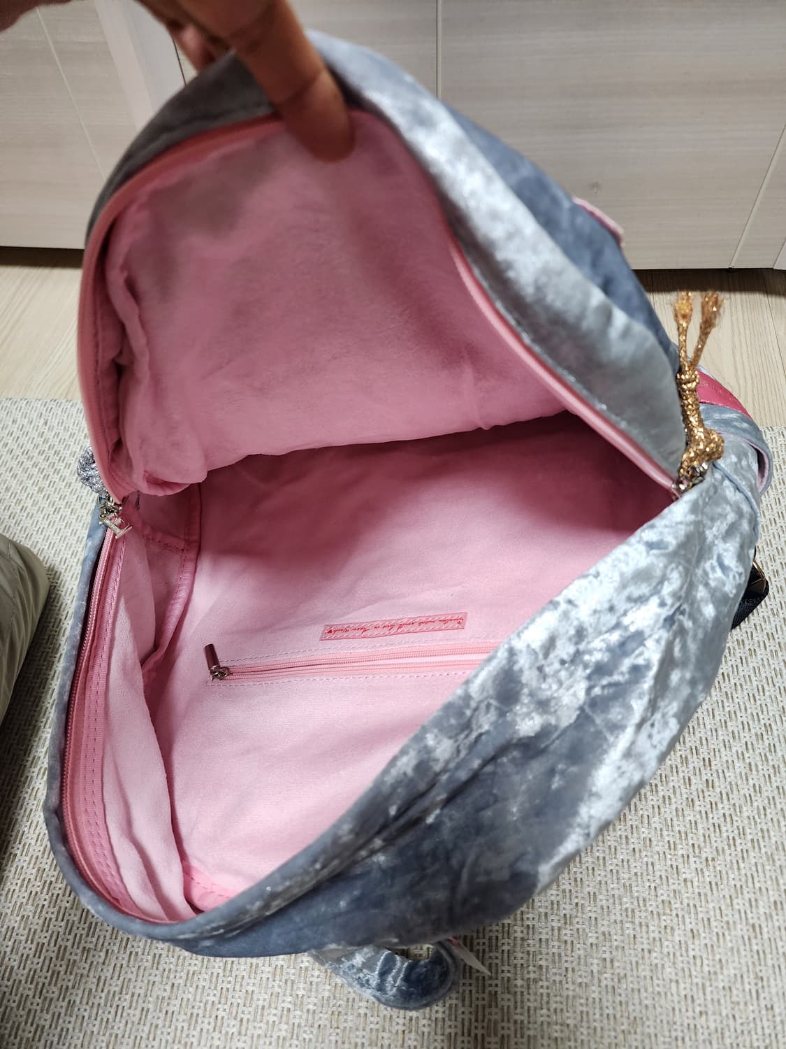(새제품) 앙트레브 비지 베베 블루 벨벳 백팩 상품이미지5