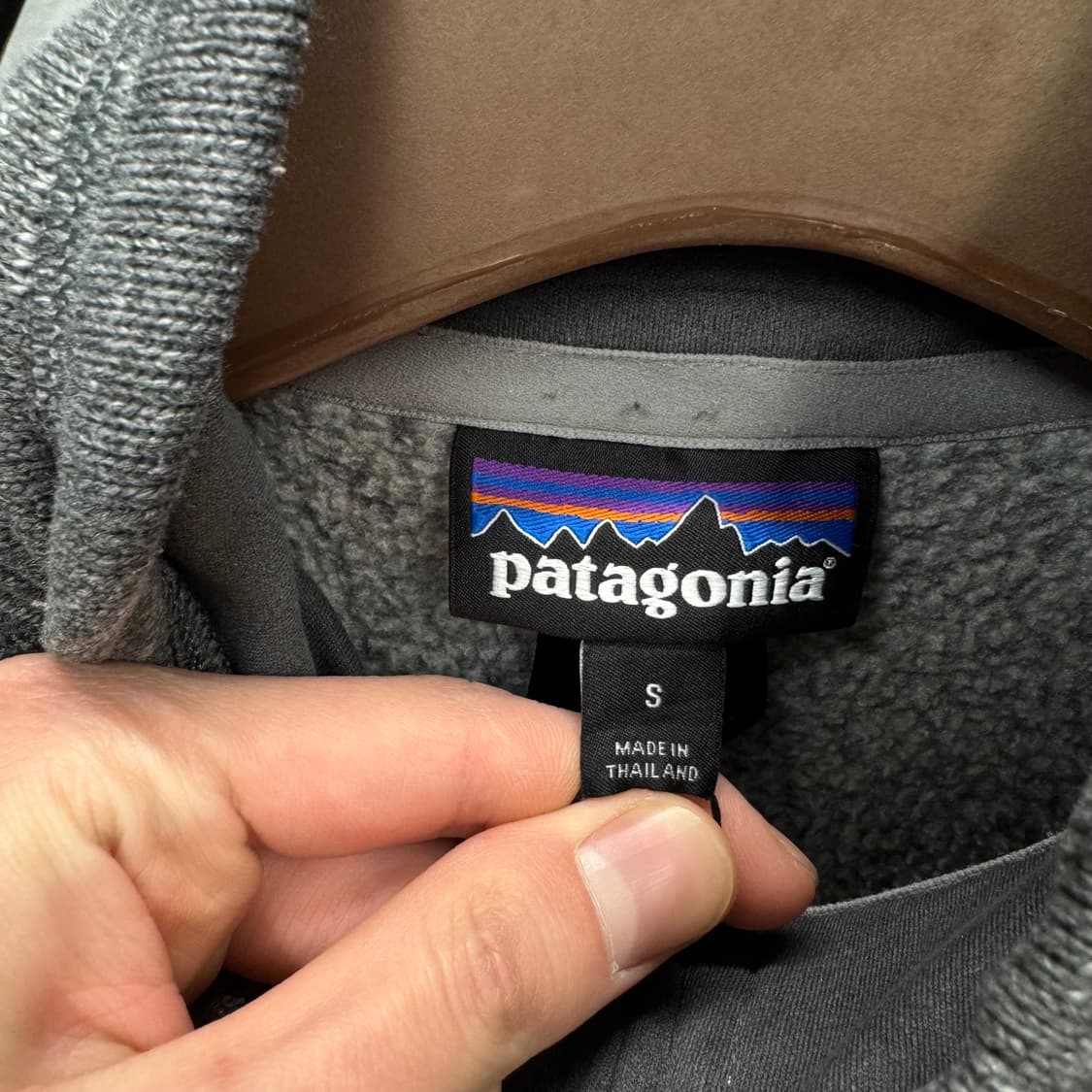 파타고니아 베터 스웨터 배색 하프 집업 전면 로고 포인트 그레이 상품이미지6