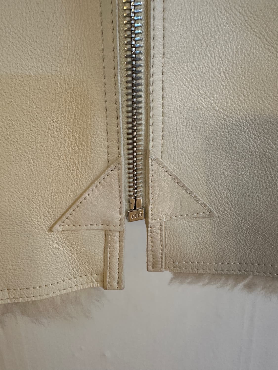 Our Legacy 아워레가시 리버시블 무스탕 베스트 (44) 상품이미지8