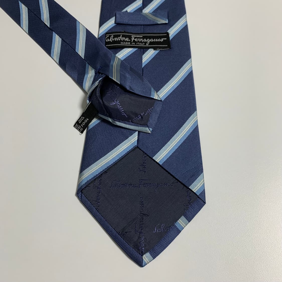 살바토레 페레가모 스트라이프 명품넥타이 A+등급 정장룩 코디 상품이미지6